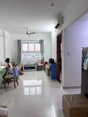 Renting An Phú Đông apartments for 8 million a month.