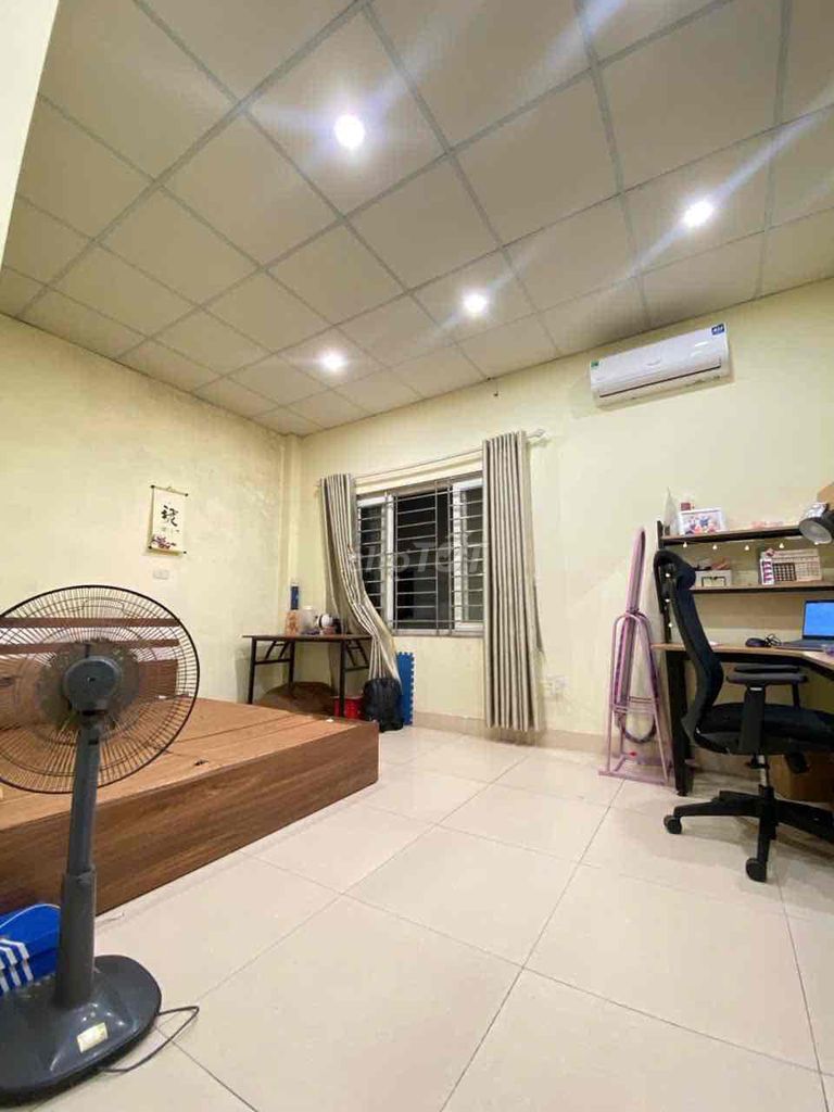 Rent Định Công, 3 sleeping, 3 floors, 40 meters 2