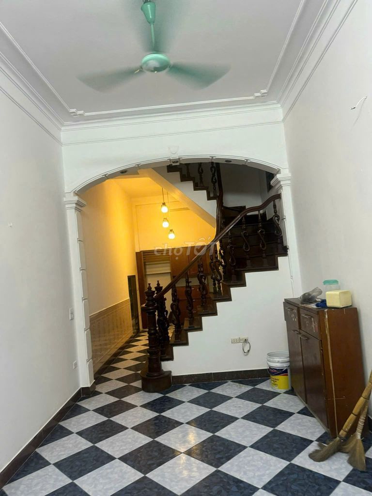 Rent Ngõ Văn Hương.