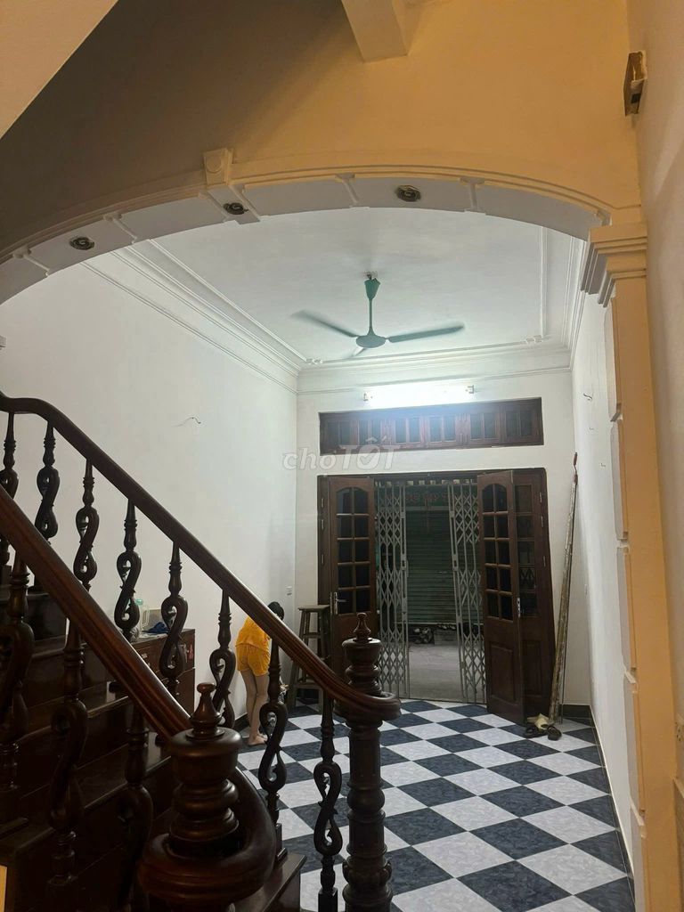 Rent Ngõ Văn Hương.
