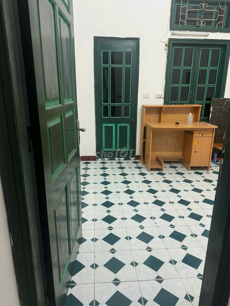 Rent Ngõ Văn Hương.