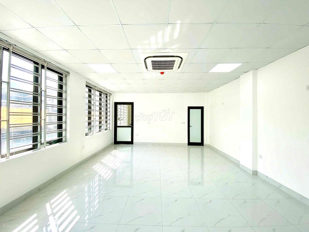Rent a Đội Cấn-Ba Đình businessman