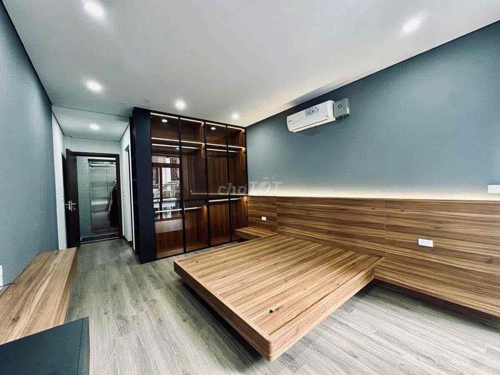 New house. Carway. Six floors.