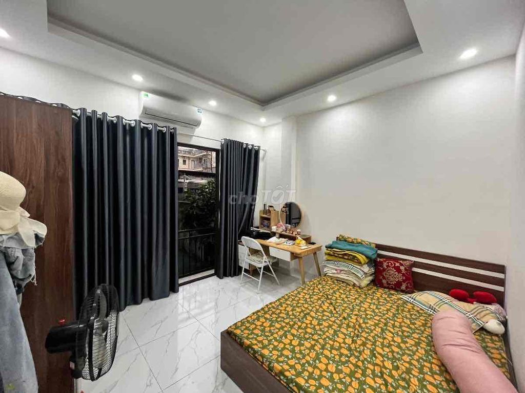 Rent Hàm Nghi, 60 M 6th floor.