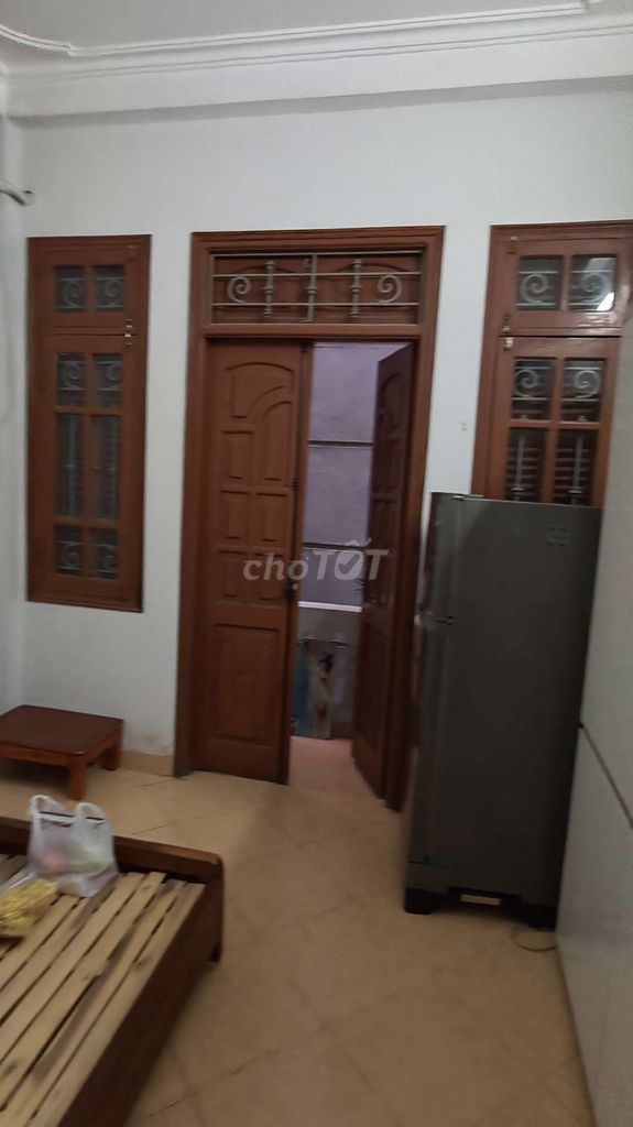 Rent a five-story võng thị, Tây Hồ, 42 meters, 6-to-1-month house, 12 million a month.