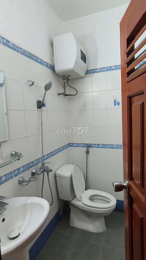 Rent a five-story võng thị, Tây Hồ, 42 meters, 6-to-1-month house, 12 million a month.