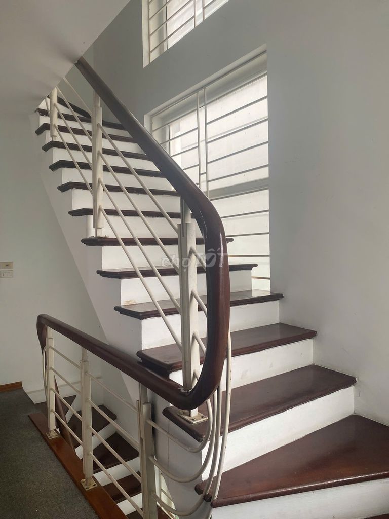 Rent the house right next to Yên Hoà. area 80 meters2, 4 floors 30 million