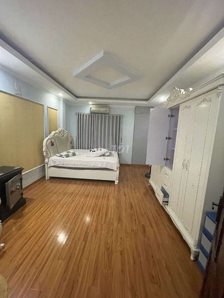 To rent 2 houses to sleep 5 stories Down Lower Down Street A-z.