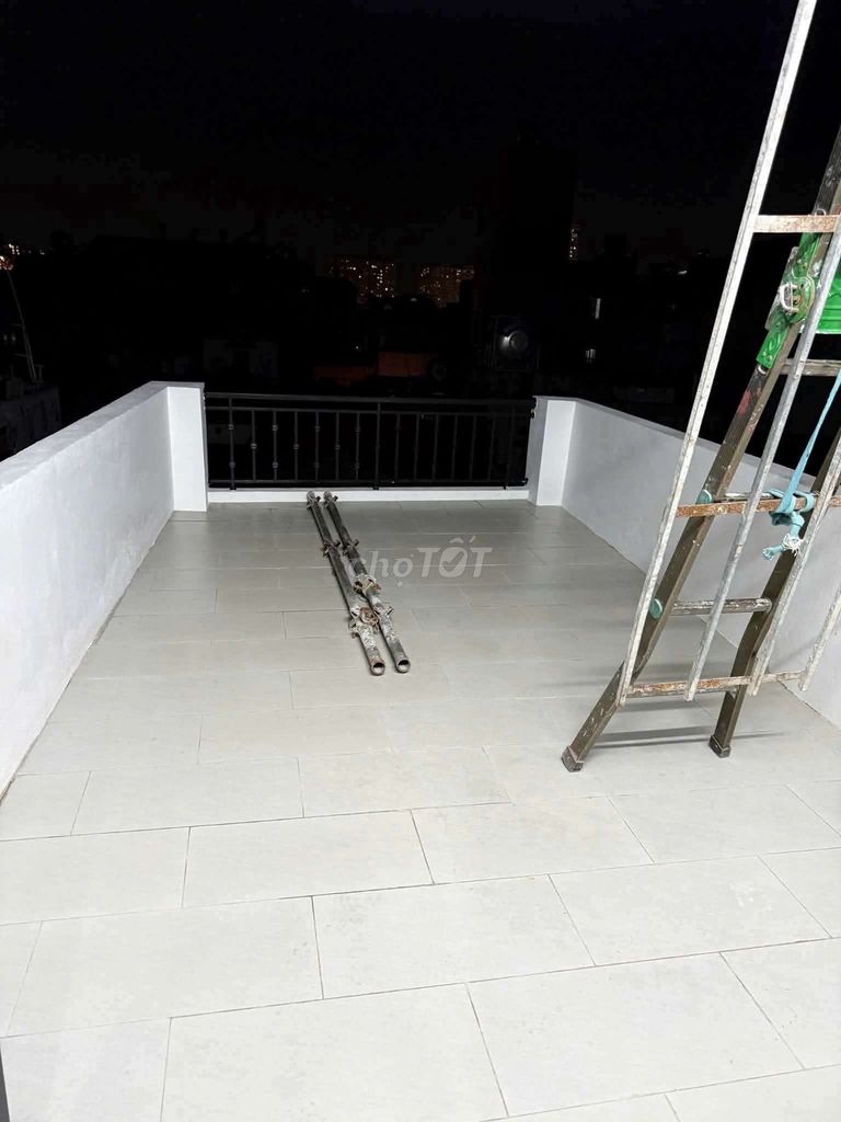 9 million -- Sài Đồng new home-- 5 elevators--full interior–3 bedroom -- right now!