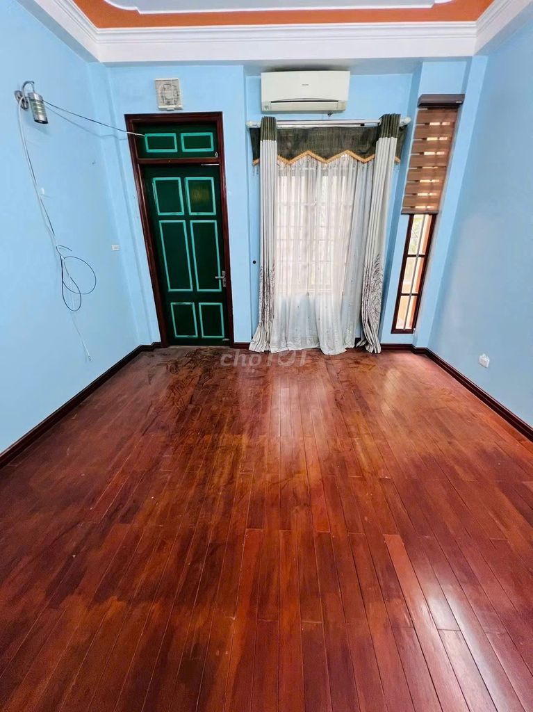 Rent a building next to Ngô Thì Nhậmm 50 meters * 5 floors 6 beds per month.