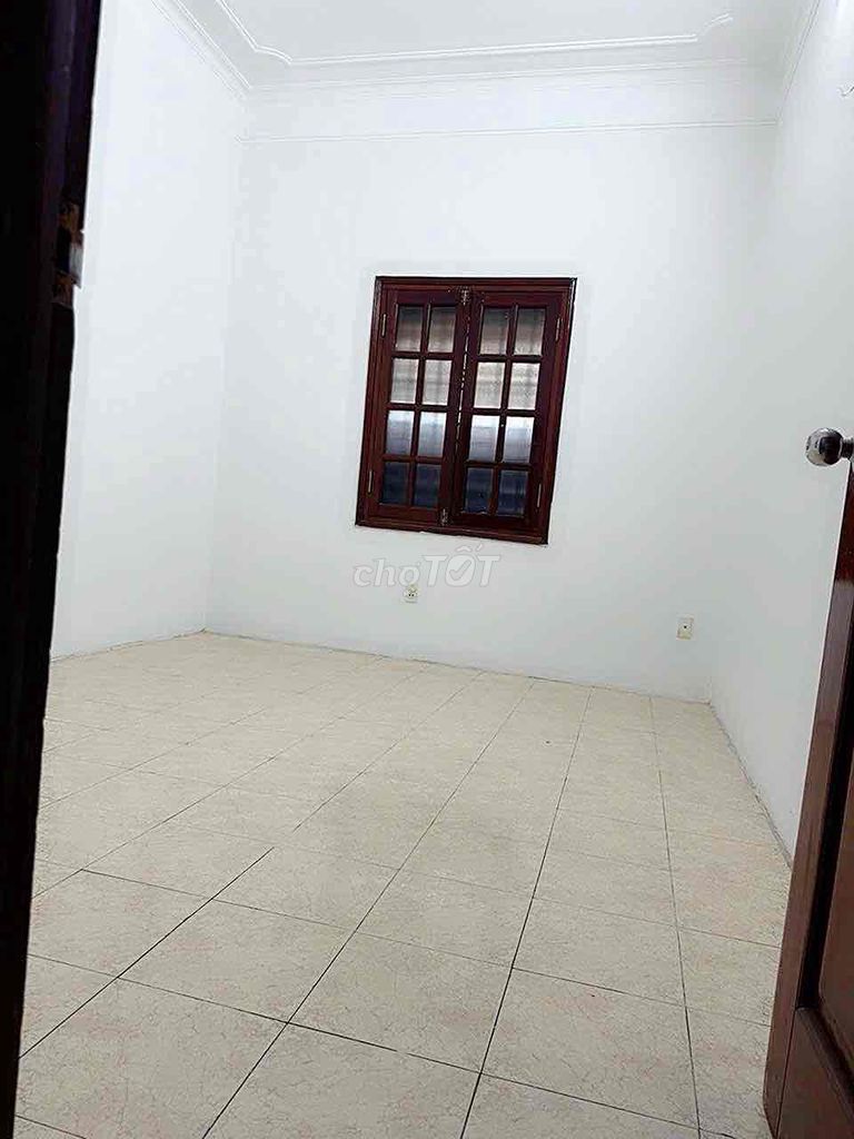 Rent Thái Thịnh's private house. 50 meters 2 x5 T, 5 sleep. Kuklinski is a two-sided drop.