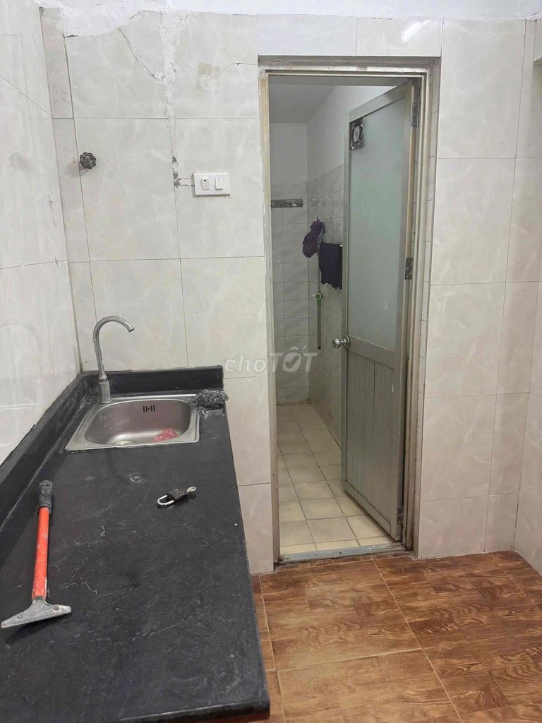 Rent the new home at 28 m Cửa Nam Hoàn Kiếm.