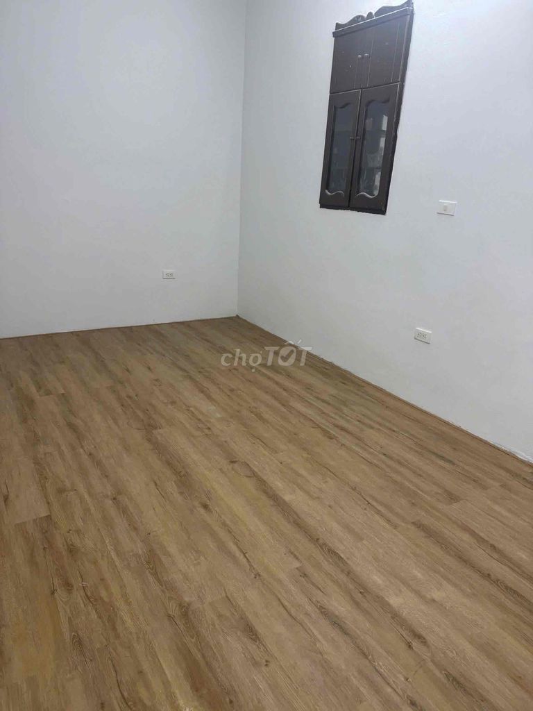 Rent the new home at 28 m Cửa Nam Hoàn Kiếm.