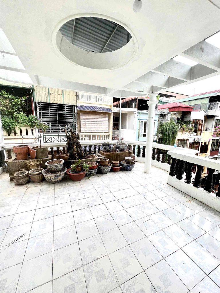 Rent out the Knums with Trường Chinh, avoidable car, corner block, 50 m2 x4 T.