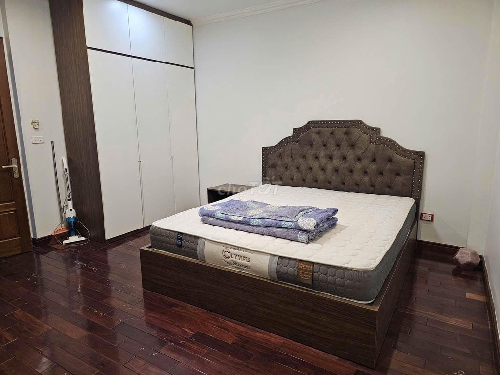 Âu Cơ area 75 meters with 6 bedrooms, top furniture, business, near the street.