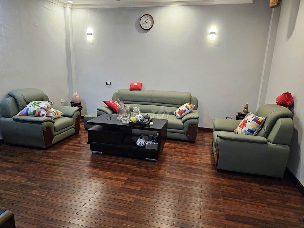 Âu Cơ area 75 meters with 6 bedrooms, top furniture, business, near the street.