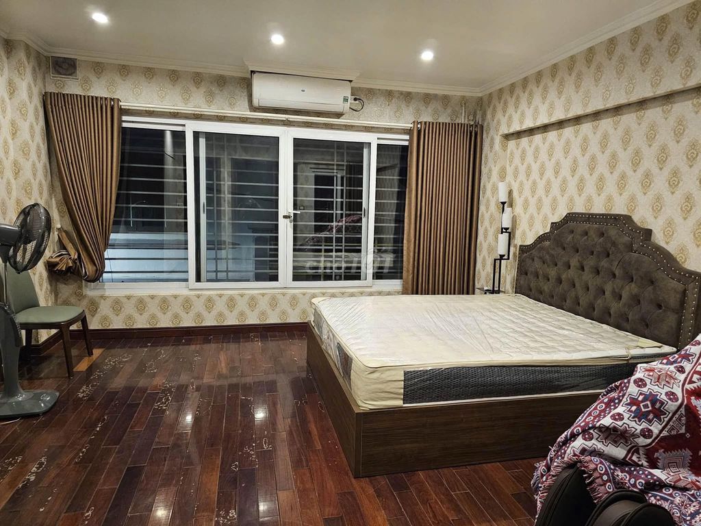 Âu Cơ area 75 meters with 6 bedrooms, top furniture, business, near the street.