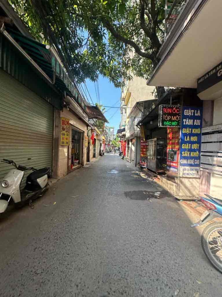 It's the owner who rents the entire city of Minh Khai 30 m2 x5 T at 8.2 million apiece.