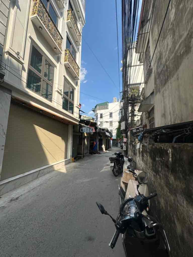 It's the owner who rents the entire city of Minh Khai 30 m2 x5 T at 8.2 million apiece.
