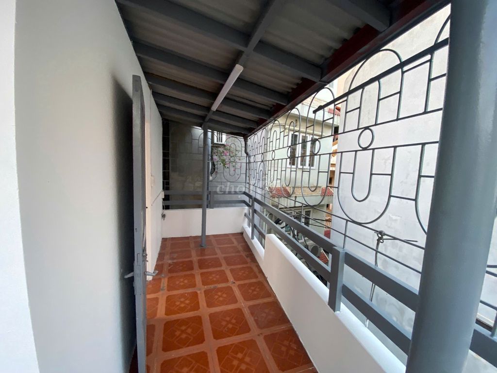 Rent the original house at Route 99 Định Công hạ.