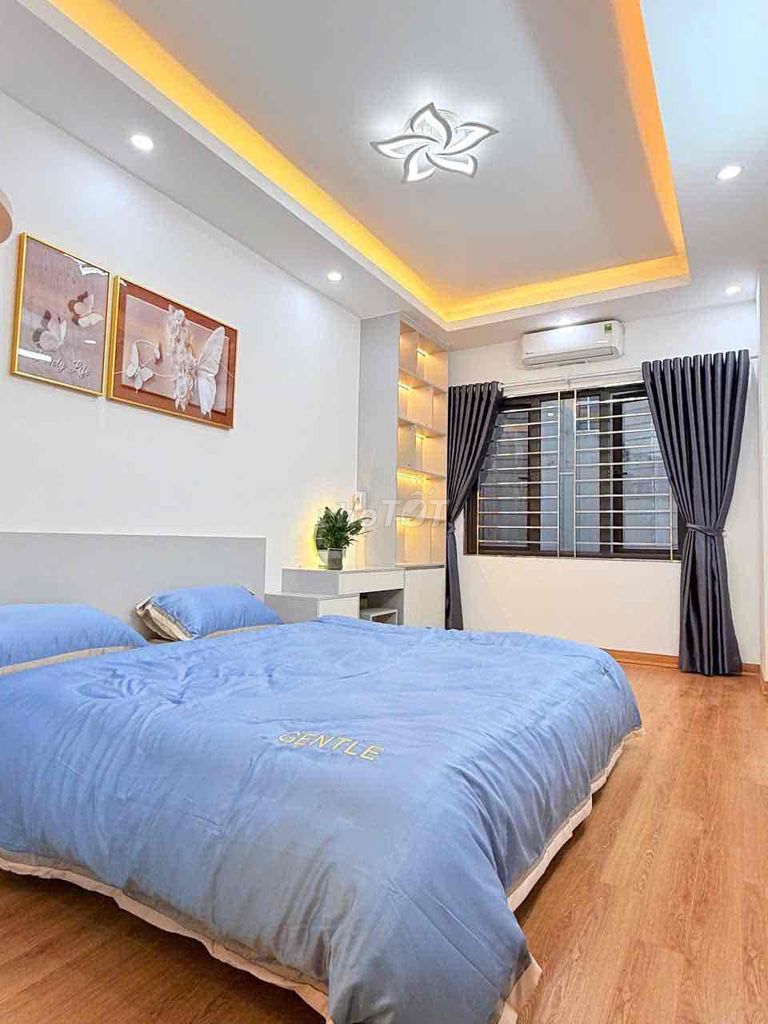 It's the owner who rents the main building to the 43rd street of Ngũ Nhạc Hoàng Mai area of 35 M.