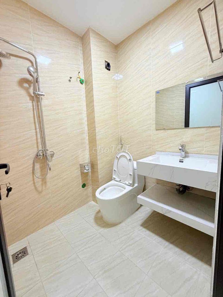 It's the owner who rents the main building to the 43rd street of Ngũ Nhạc Hoàng Mai area of 35 M.