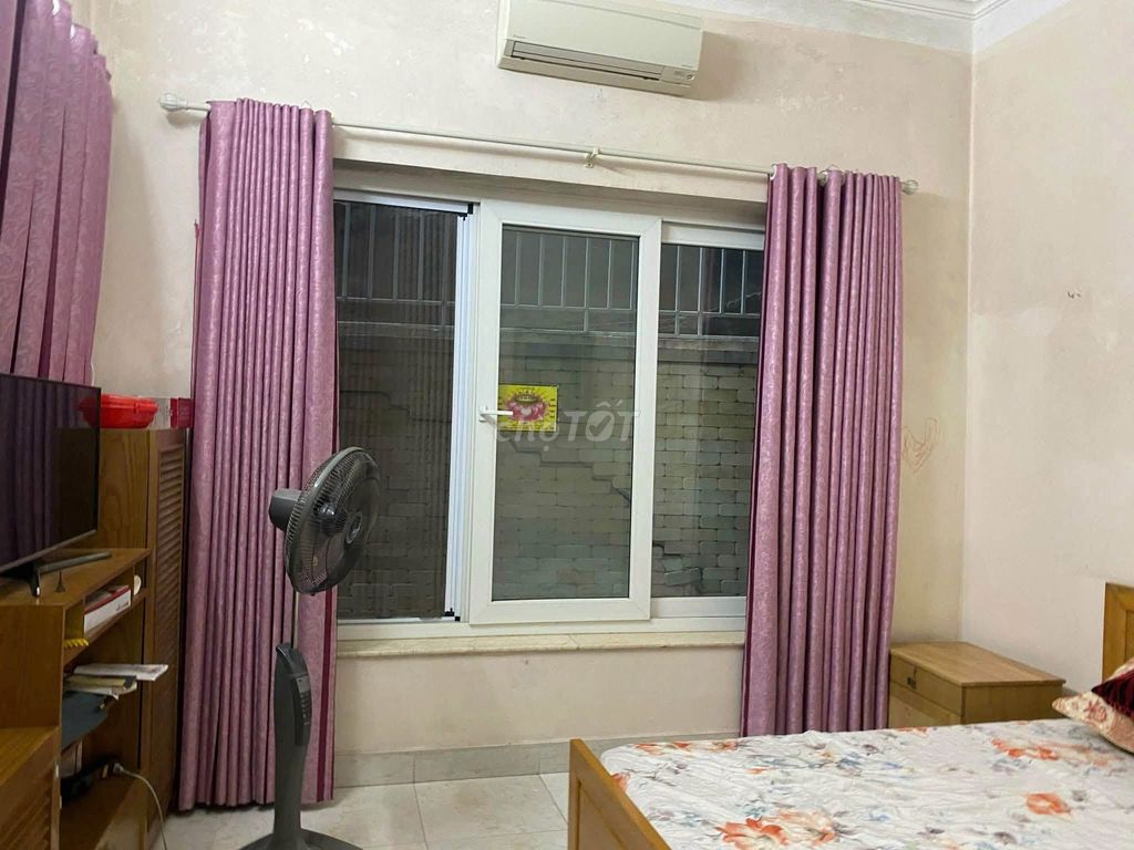 Rent your own house. 143 Nguyễn Chính. - Car avoid -100 meters -3 stories
