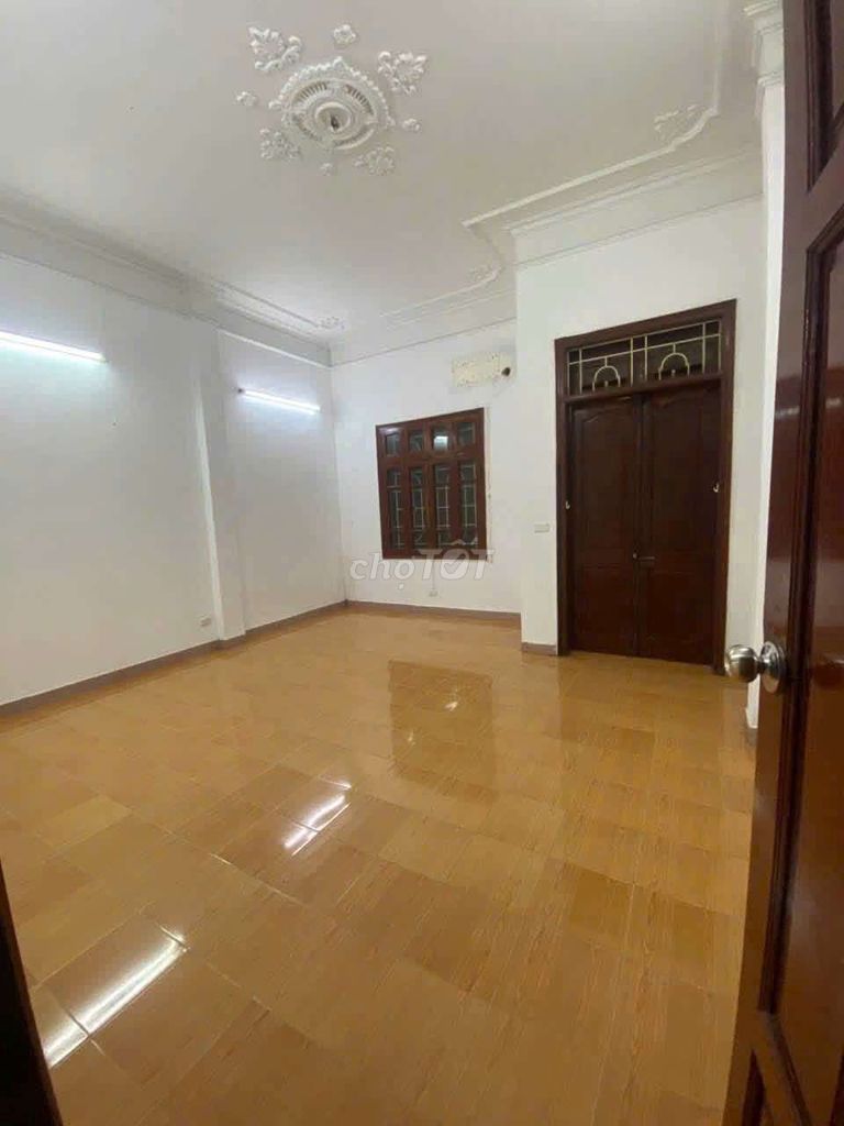 Rent the entire Láng 65 meters, 6 sleeping, 4 floors, 20 million a month.