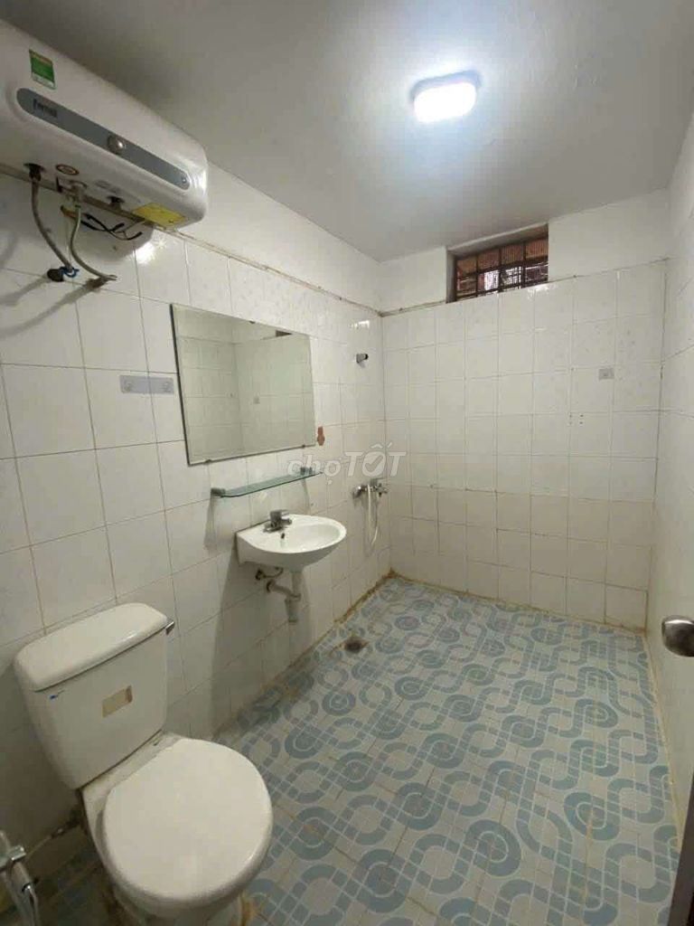 Rent the entire Láng 65 meters, 6 sleeping, 4 floors, 20 million a month.