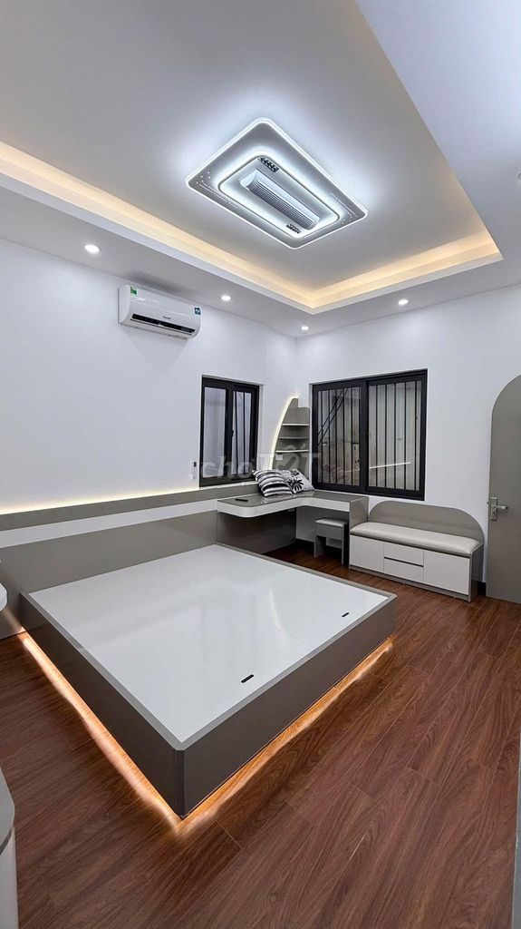 Private home 30 meters2 x 5 floors lệnh cư-- Khâm Thiên, just 12 million a month.