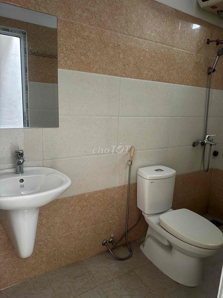 Rent Vĩnh Hưng Hoàng Mai private residences. It's just a nice, full-size place.