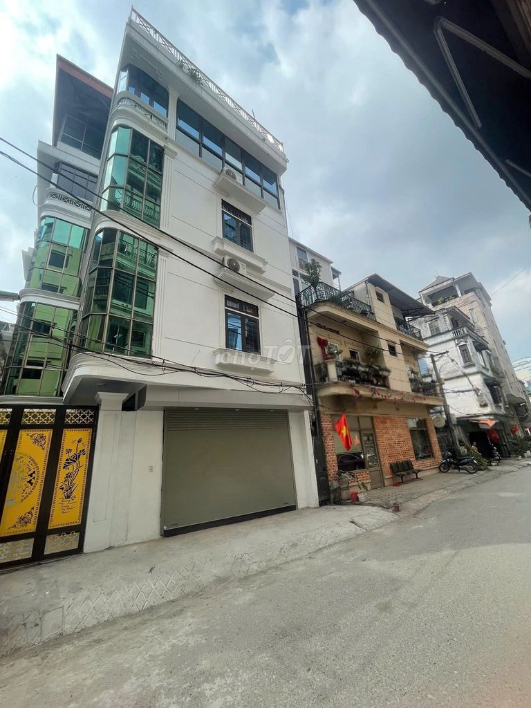 Rent the house 5 floors with elevators, 100 meters, Thụy Khuê, Tây Hồ