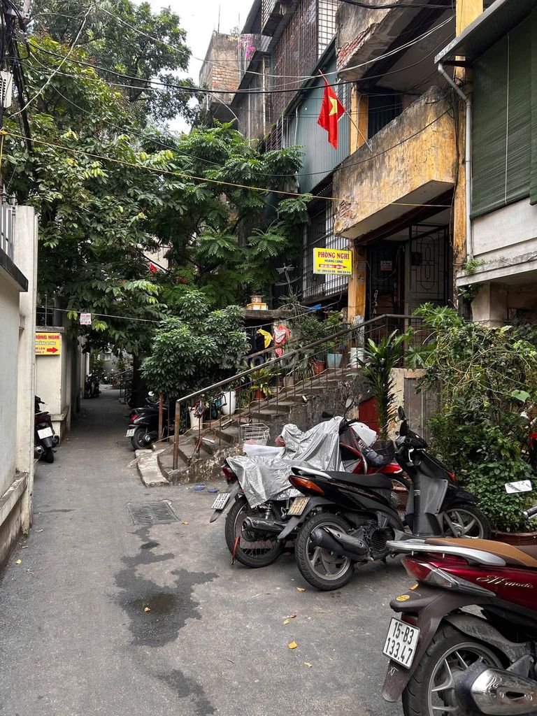 Rent a 4th Street E2 B Phương Mai volume, stairwell 2.