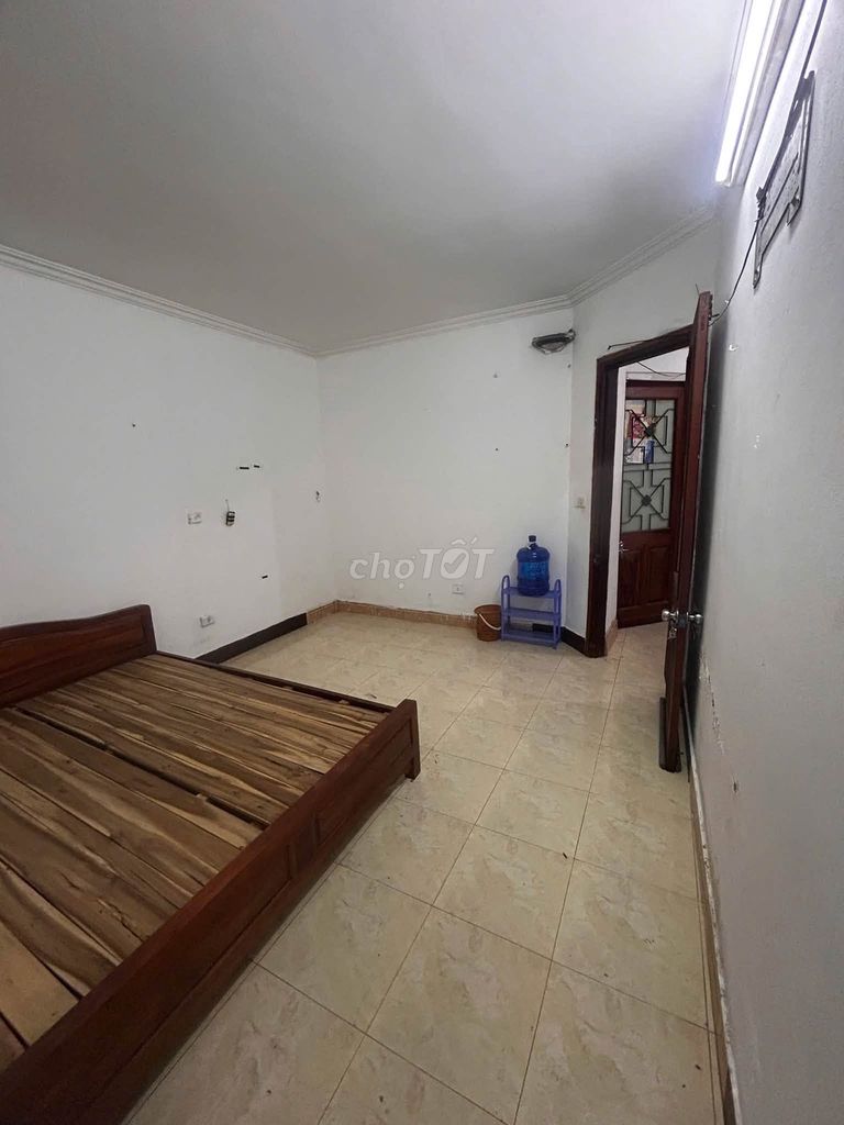 Rent a 4th Street E2 B Phương Mai volume, stairwell 2.