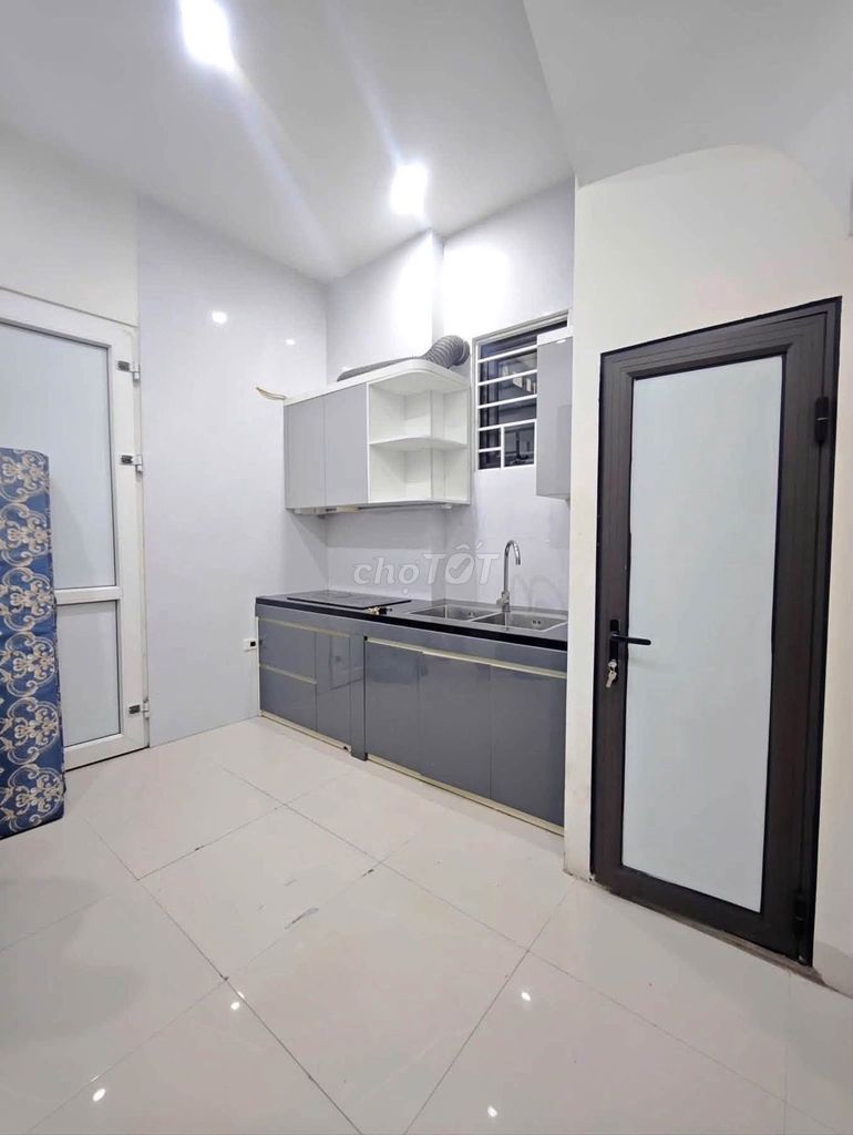 Ngõ 67 Giáp Bát new home, Hoàng Mai, 22 meters 2 x 4 floors, 2 bedrooms