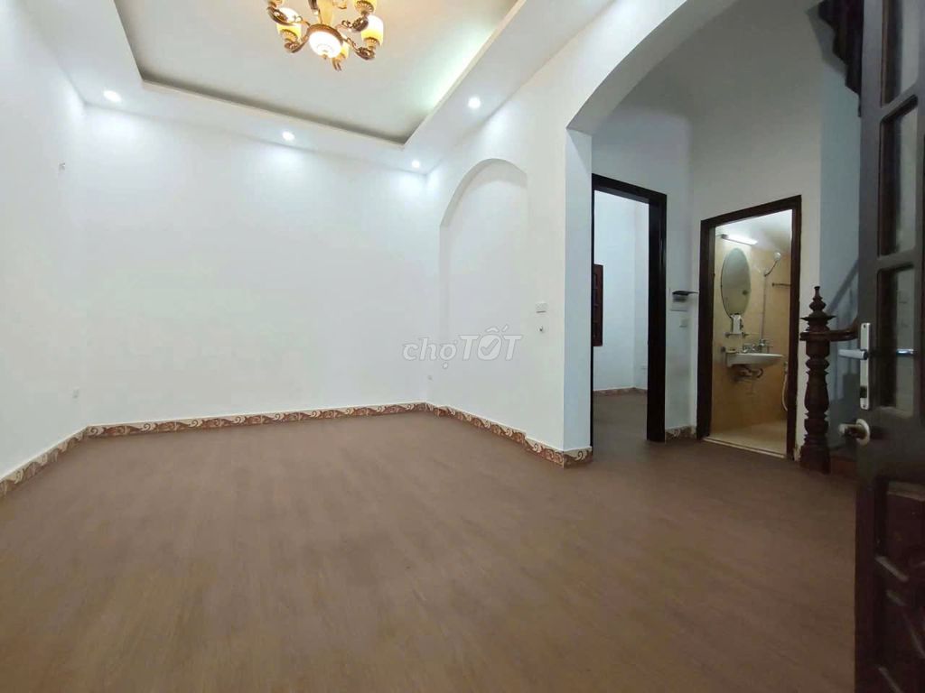 Rent the original Qq, 95 meters, 3 floors, 20 million.