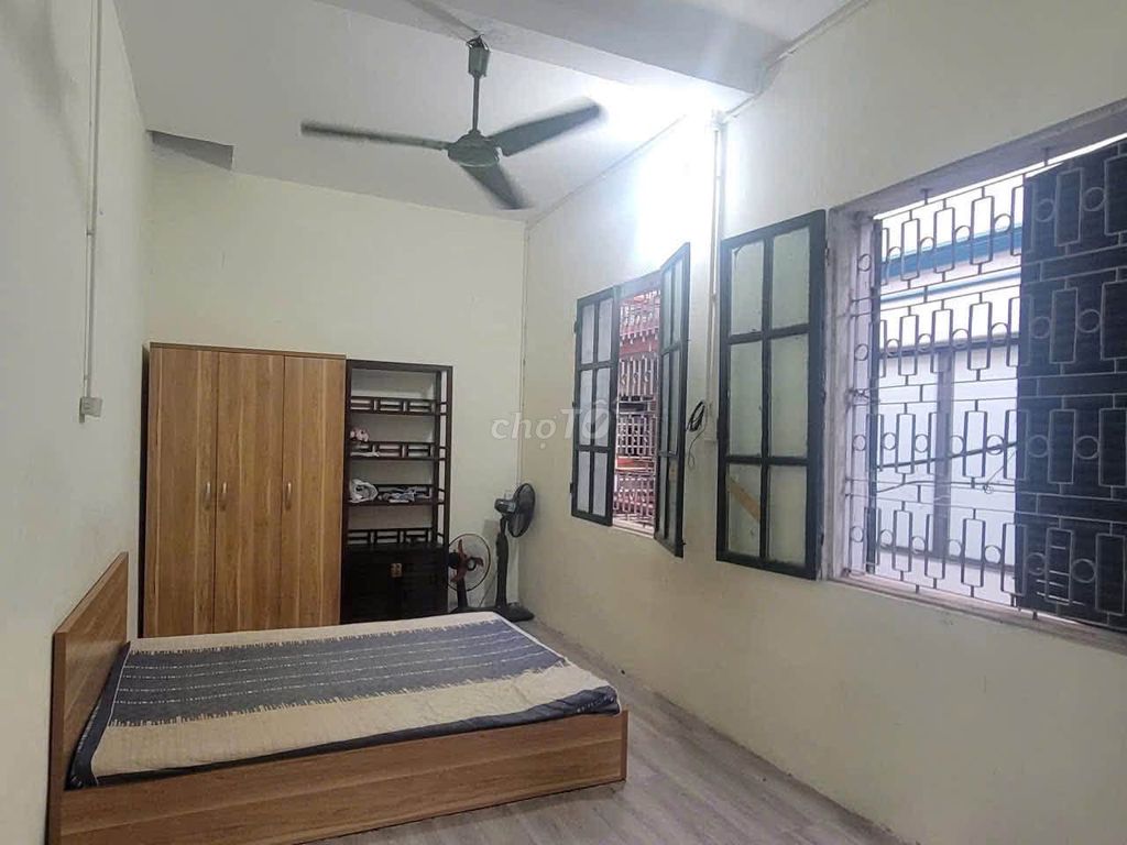 Rent 32 meters, two floors a foot, two beds, Prince Ba Đình