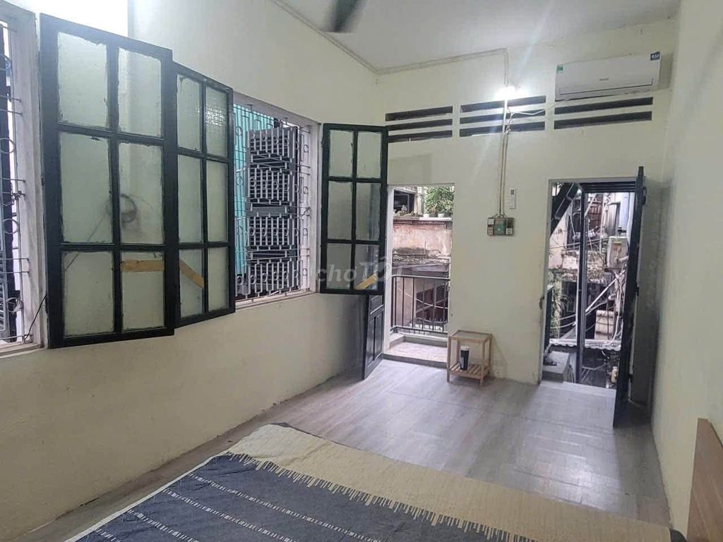 Rent 32 meters, two floors a foot, two beds, Prince Ba Đình