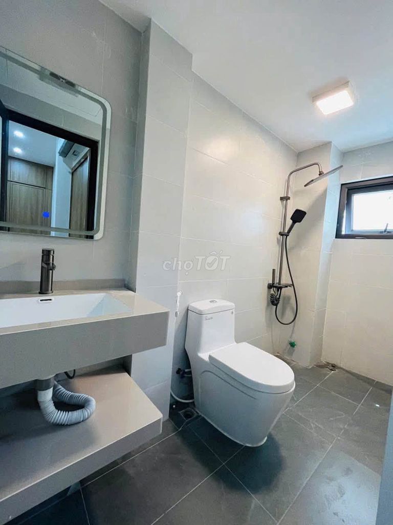 Rent a 24 Nguyễn Công Hoan alley, Ba Đình, with a garden yard.