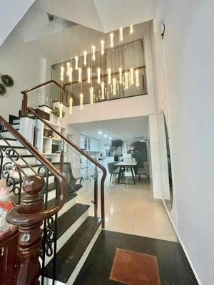 Rent 4 x 20, 6 floors full of furniture to Số 43 next to Li Ting Ting