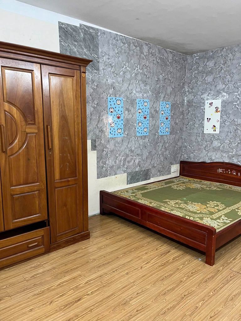 Rent us five, Thanh Xuân north, 65 meters, two bedrooms.