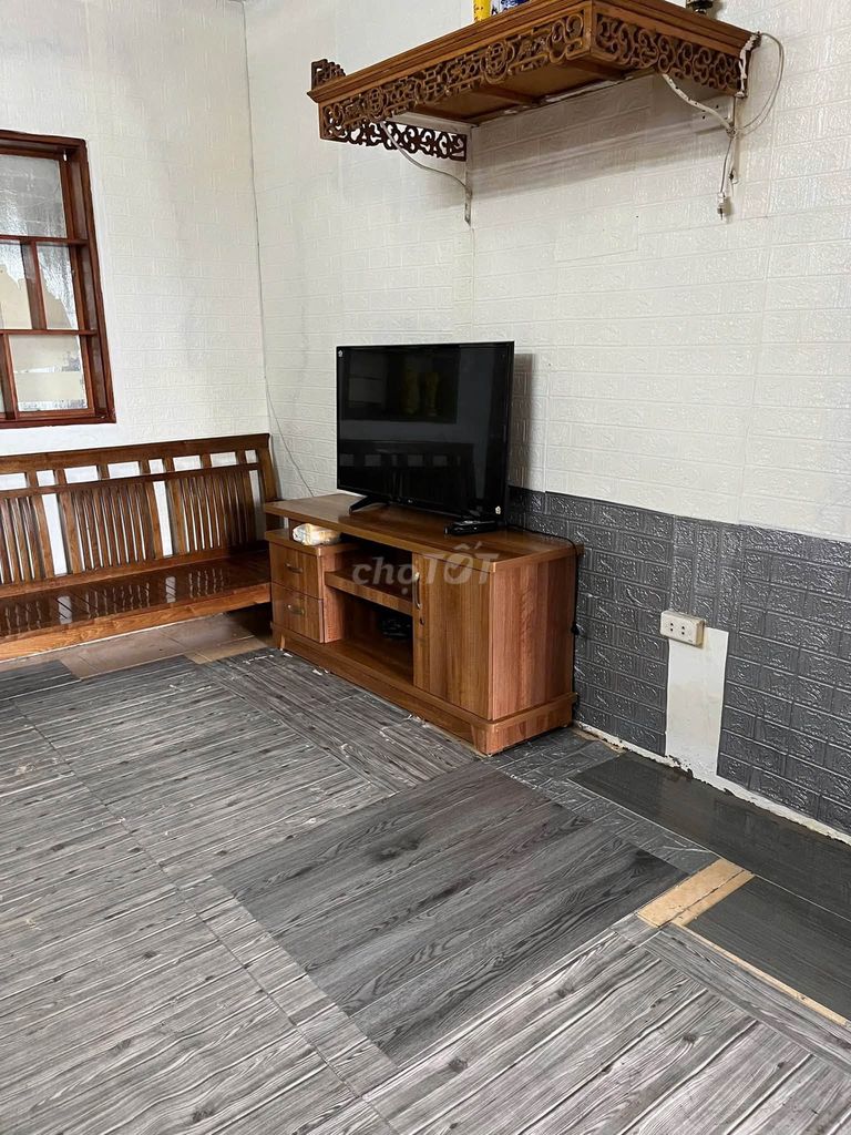 Rent us five, Thanh Xuân north, 65 meters, two bedrooms.
