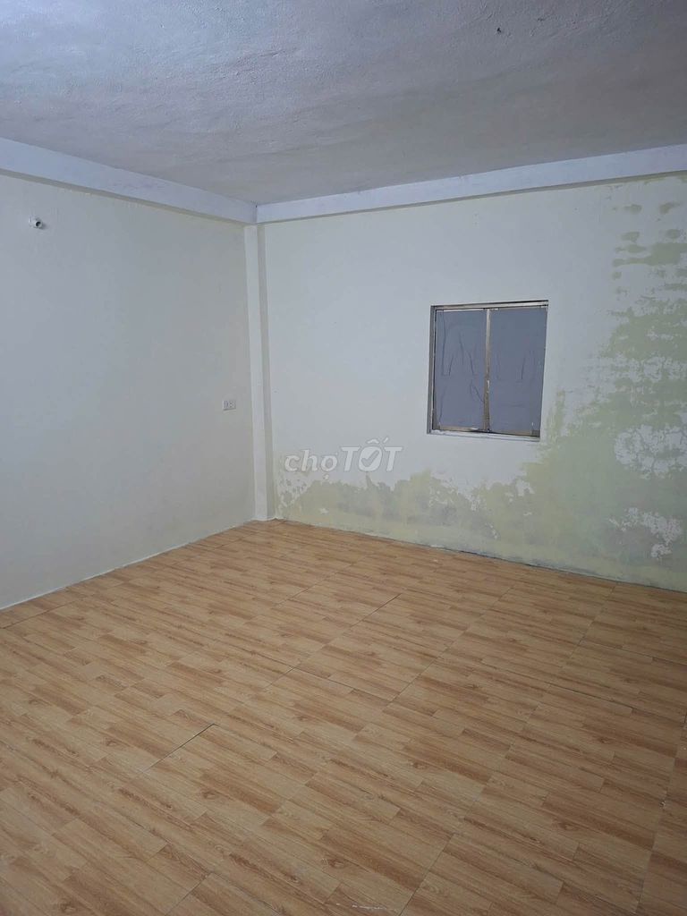 Rent two floors of Bùi Xương Trạch, 50 meters, five million a month.