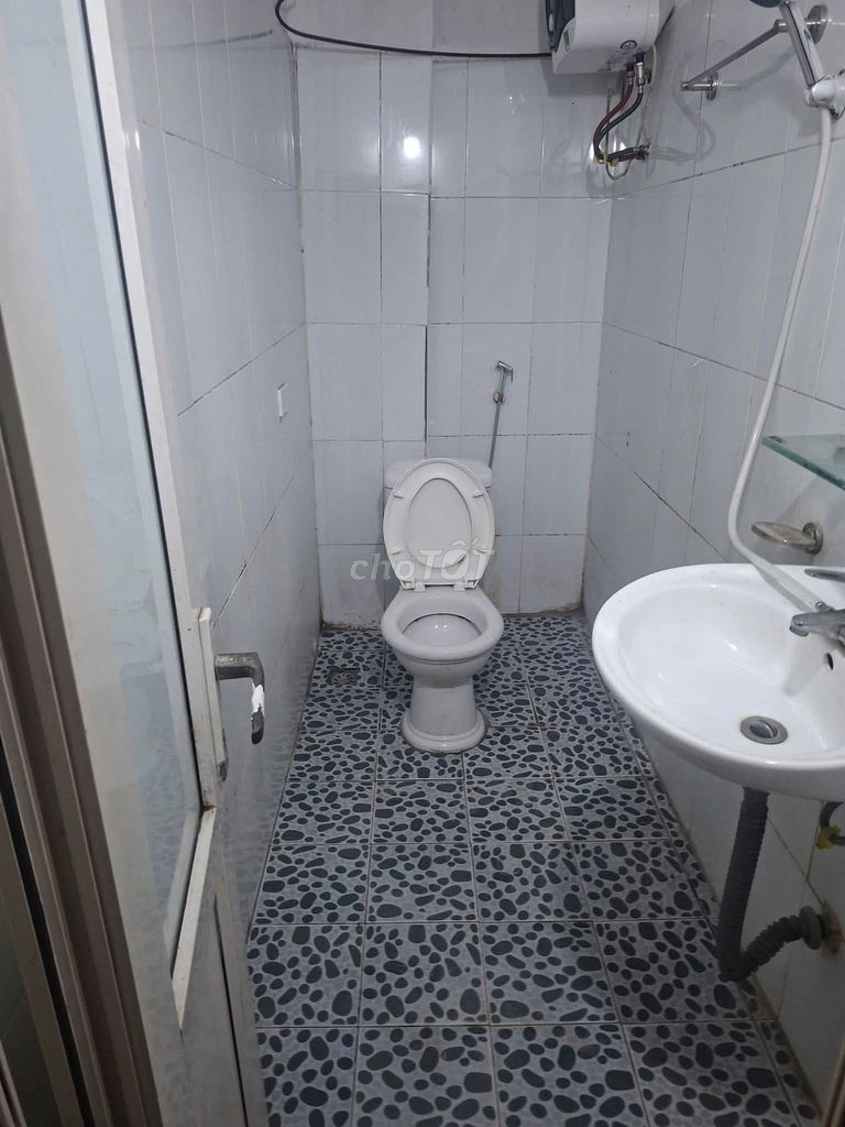 Rent two floors of Bùi Xương Trạch, 50 meters, five million a month.