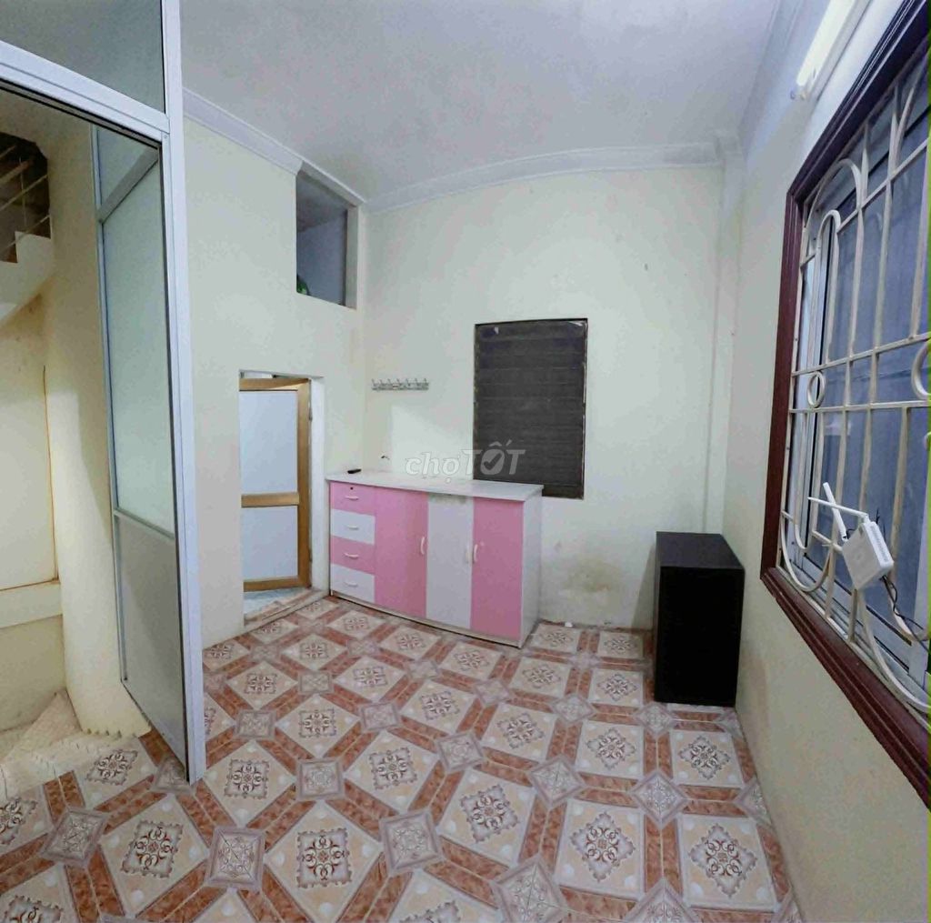 Rent a three-story Trương Định house near Baseary
