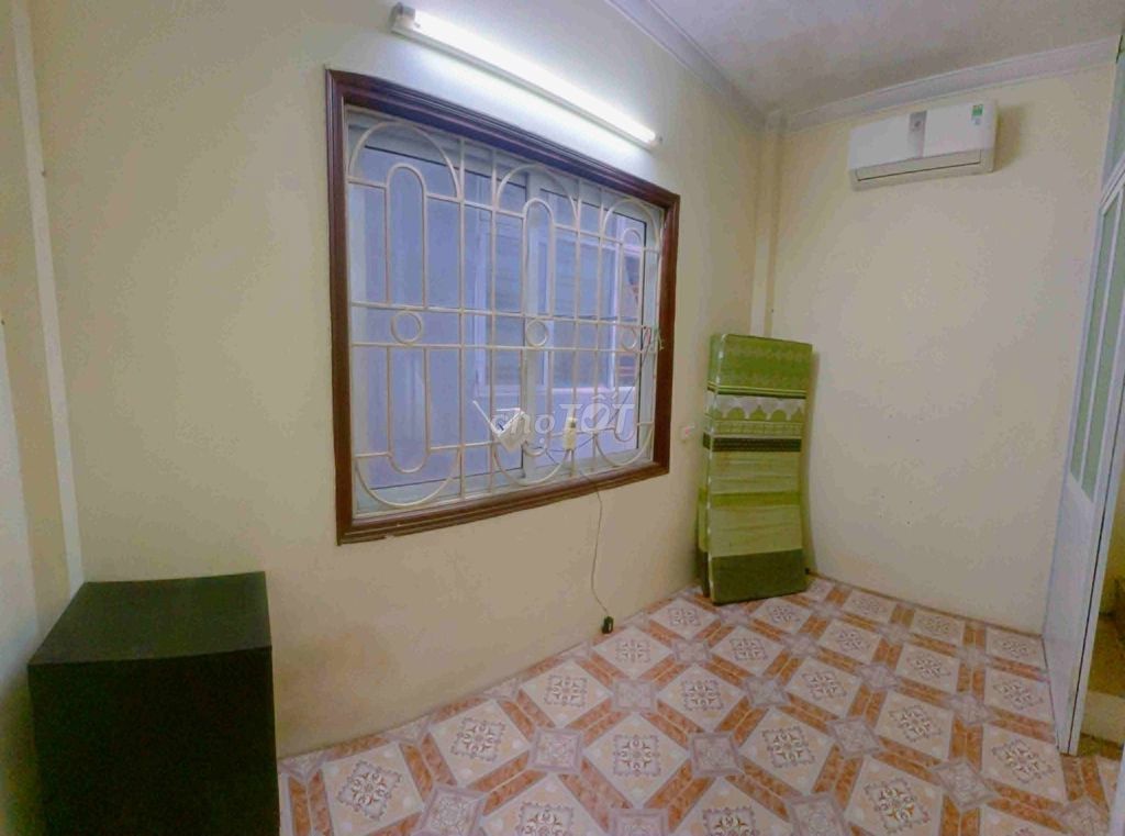 Rent a three-story Trương Định house near Baseary