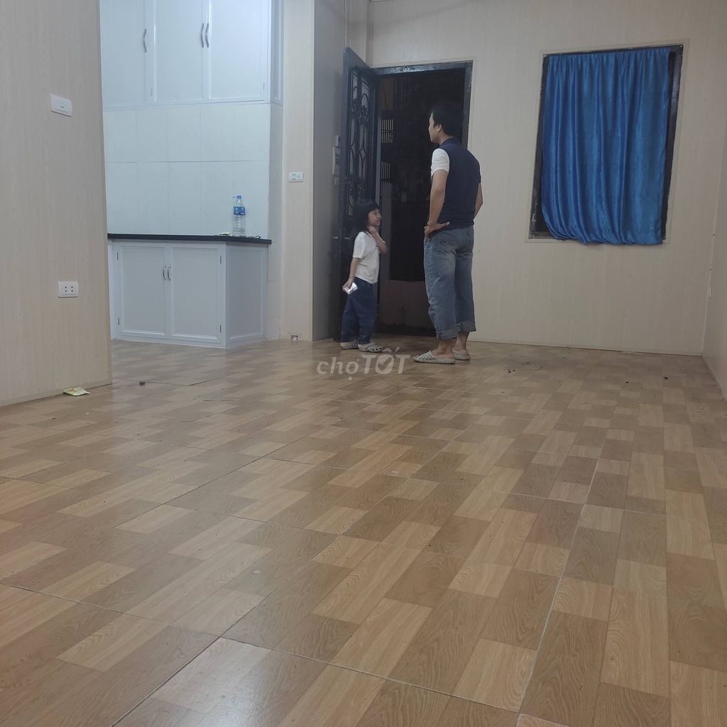 Rent a 1st floor Ngõ 94 Tân Mai, 35 meters2, 4.4 million.
