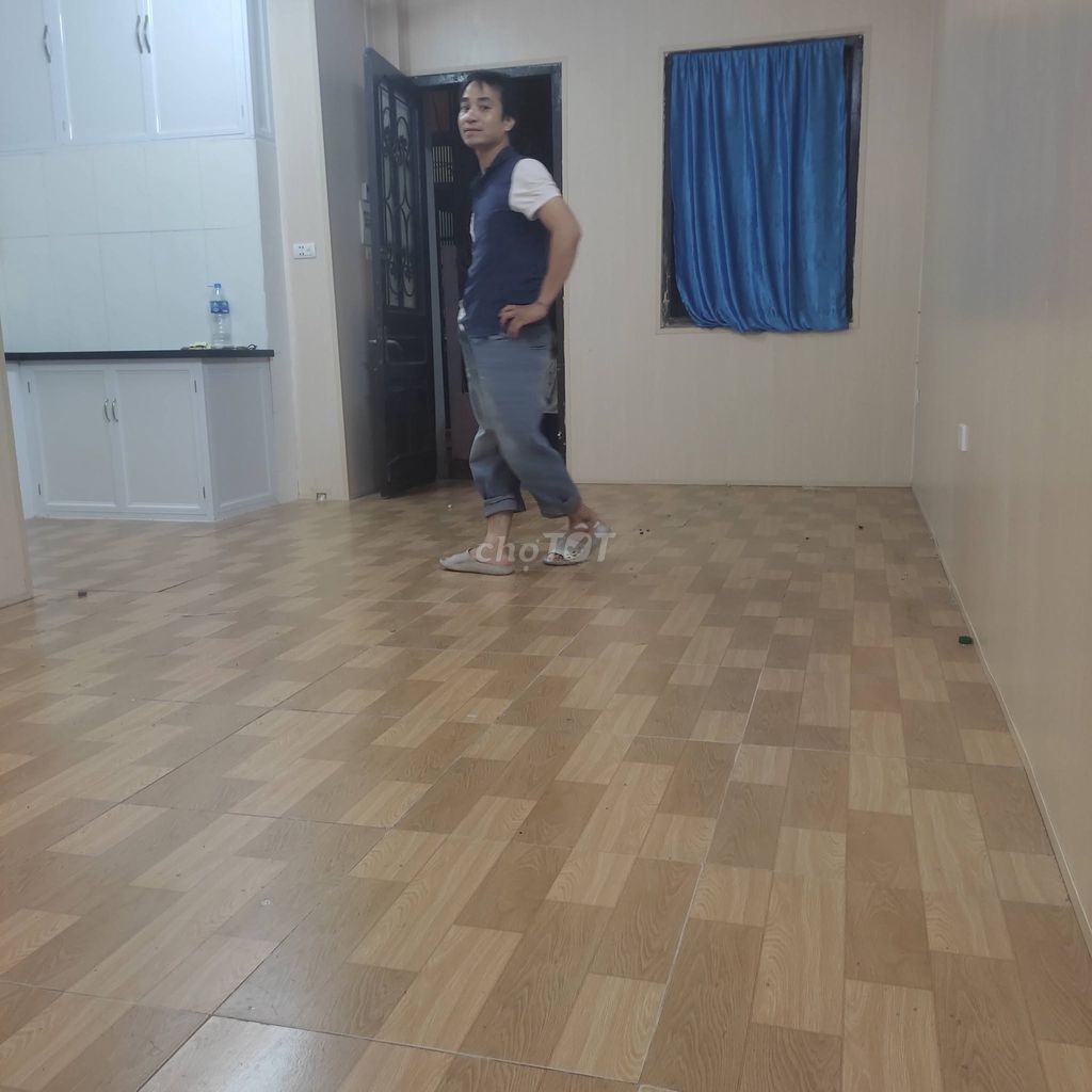 Rent a 1st floor Ngõ 94 Tân Mai, 35 meters2, 4.4 million.
