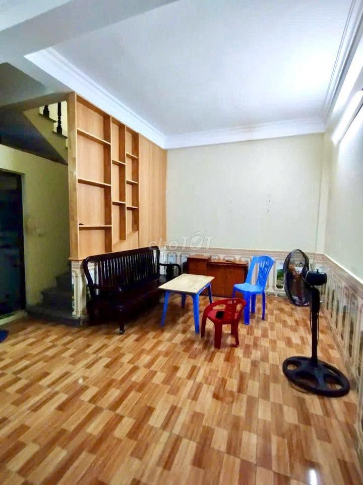 Let's rent the original apartment 30 meters 2 4 floors Lĩnh Nam