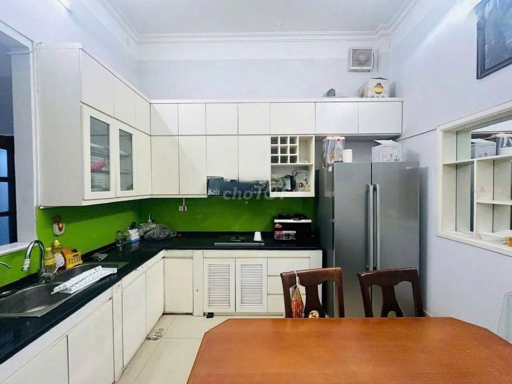 Rent a three-story 4th floor of Ngõ 29 Lương Định Của, Đống Đa